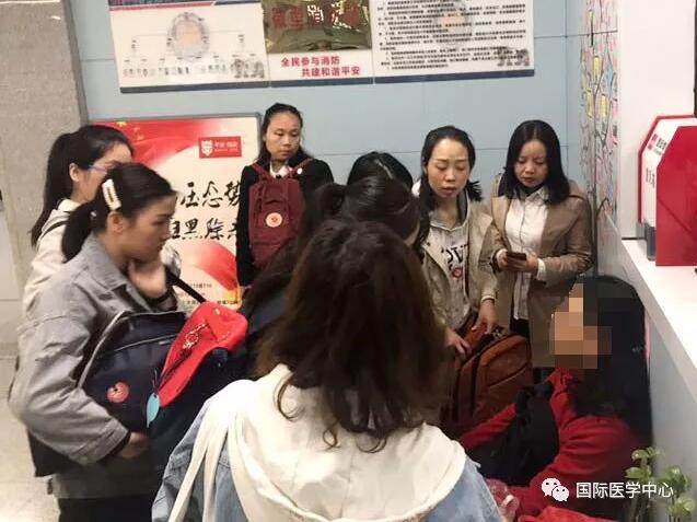 西安女士地鐵突感不適 西安國際醫(yī)學(xué)中心護士緊急救助