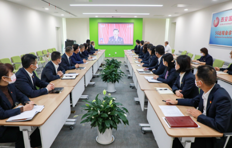 西安國際醫(yī)學中心醫(yī)院黨員積極收聽收看黨的二十大開幕盛況